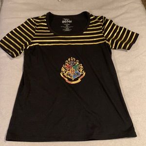 EUC Harry Potter Hogwarts shirt Sz XL